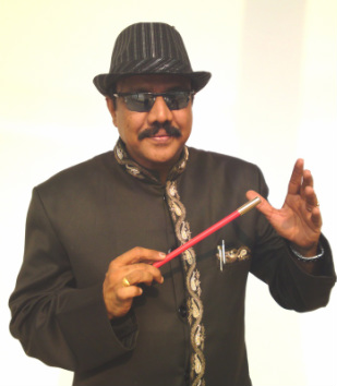 M.D. Kowshik,  Magic with diffrence